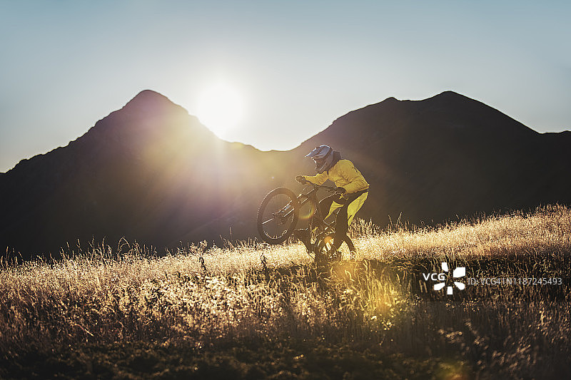 山地自行车运动图片素材