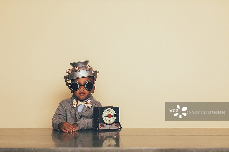 有读心术发明的男孩图片素材