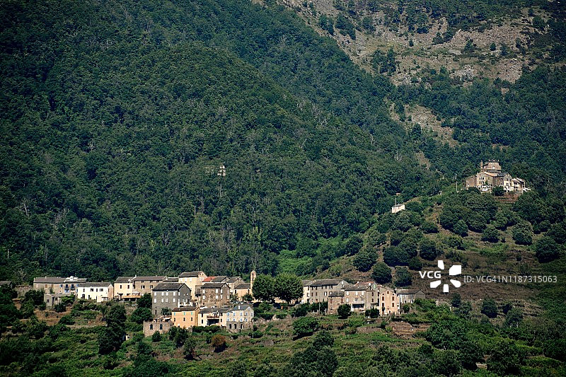 科西嘉岛，Quercitello，Castagniccia山顶村庄和Stoppia Nova村庄图片素材