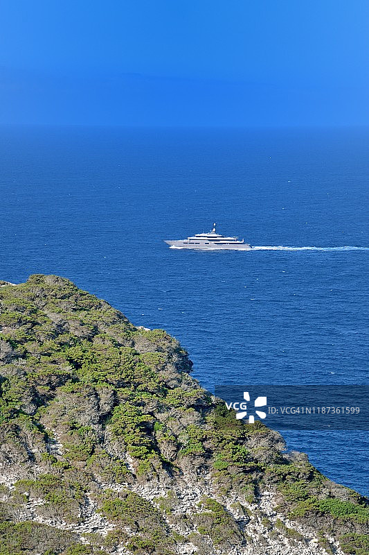 科西嘉岛博尼法乔：石灰岩悬崖上的城市图片素材