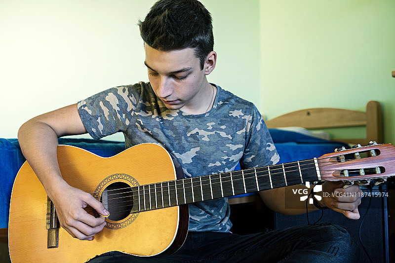 青少年音乐人图片素材