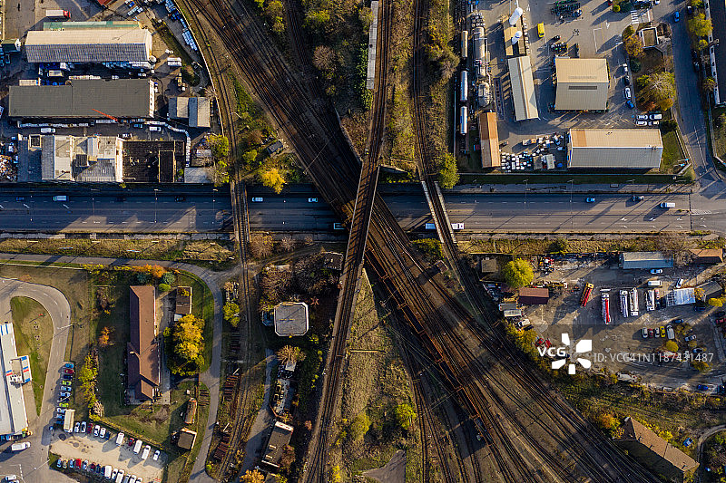 彩色货运火车顶视图图片素材