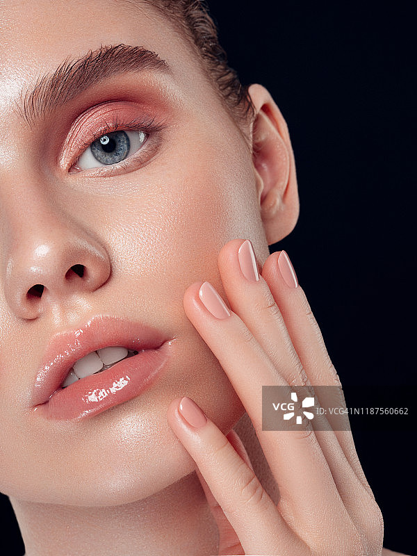 美丽女孩面部肖像特写图片素材