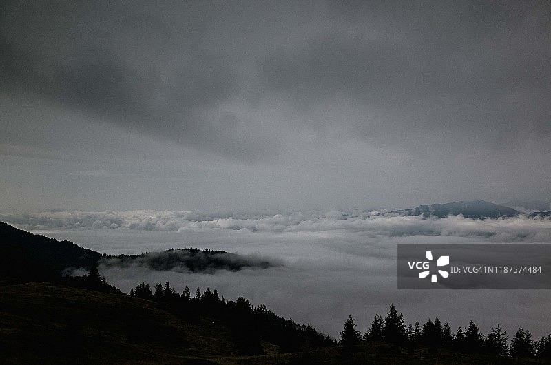 奇尔诺克山云海图片素材