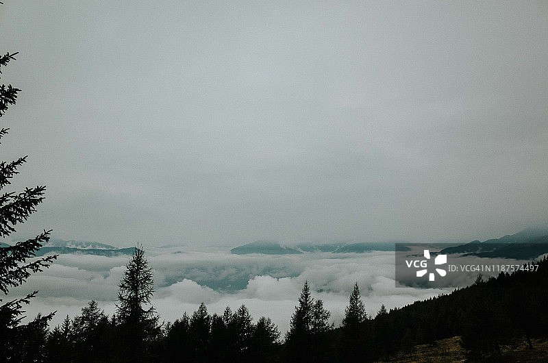 奇尔诺克山云海图片素材