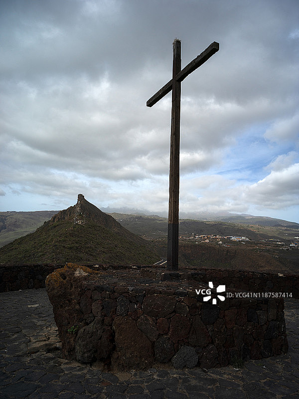 西班牙特内里费岛瞭望台的大十字架图片素材