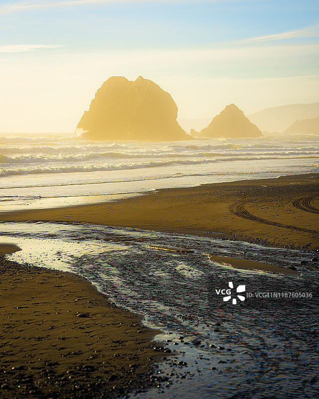 门多西诺海岸线岩石柱图片素材