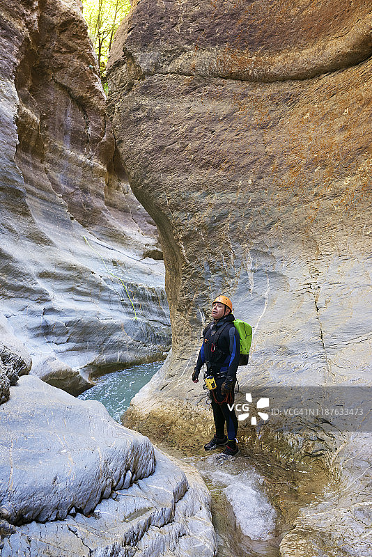 比利牛斯山脉戈尔戈尔峡谷漂流图片素材