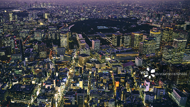 从直升机上看东京的夜晚图片素材