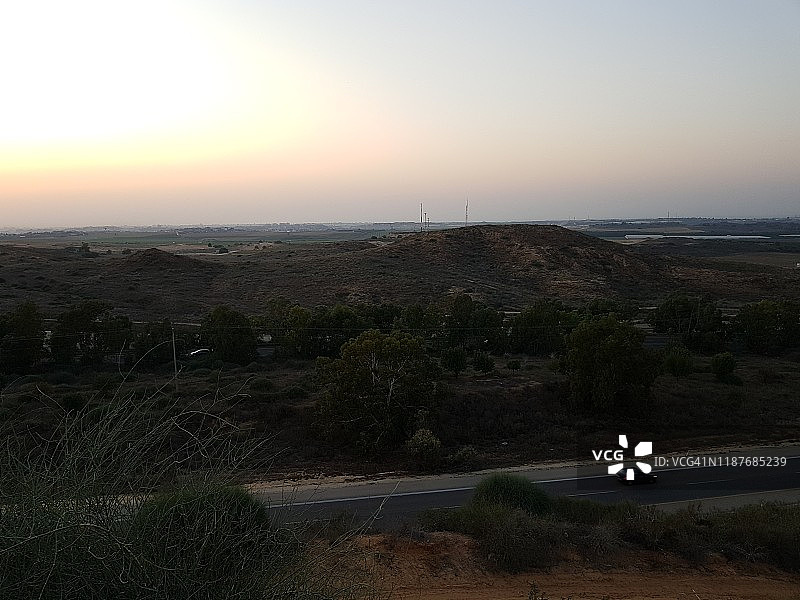 斯德洛特，沿着与加沙地带的边界的道路图片素材