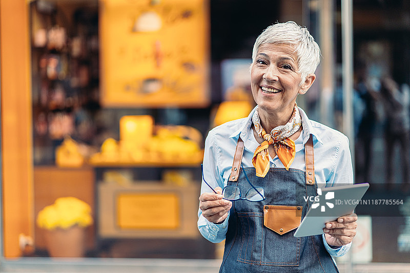 中年女销售员图片素材