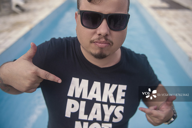 在巴西南部度假的职业扑克牌手图片素材