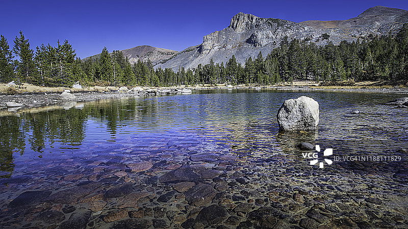 特恩湖和达纳山图片素材
