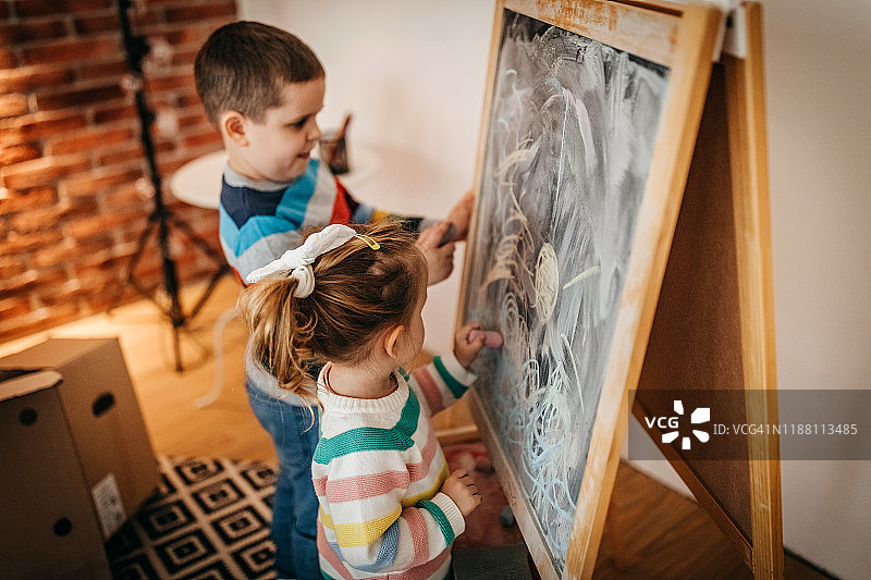 儿童粉笔画图片素材