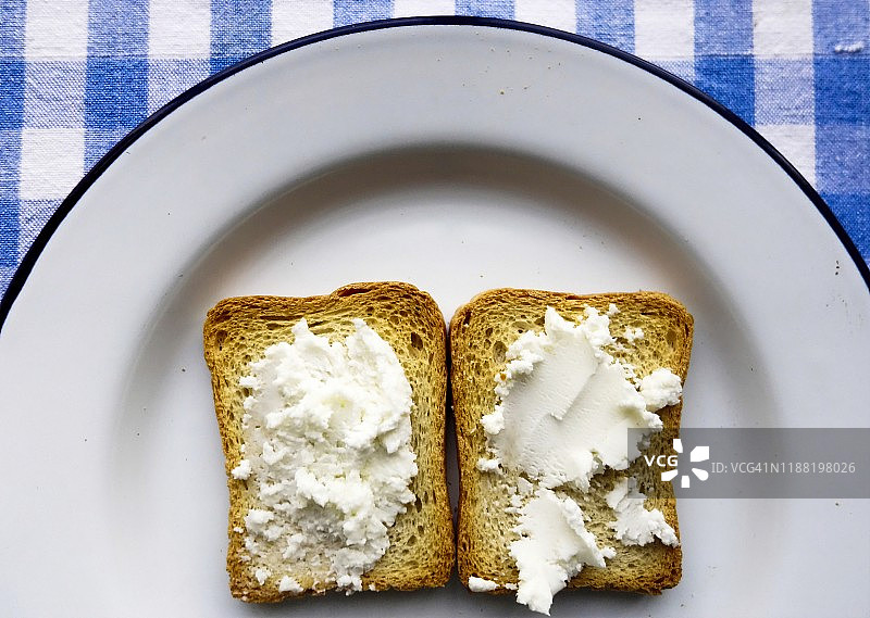 克里特岛的斯塔卡黄油搭配Friganies大麦面包干图片素材