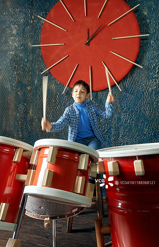 击鼓的乐趣图片素材