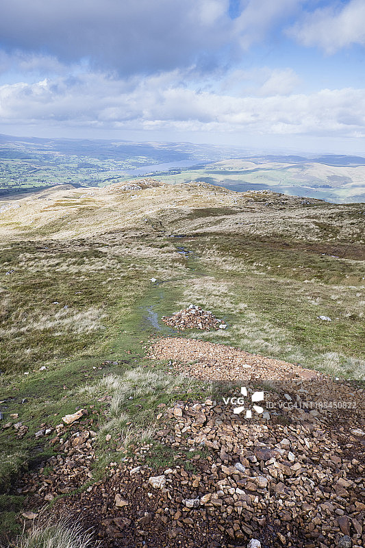 从山上眺望斯诺多尼亚 Aran Fawddwy 山顶图片素材