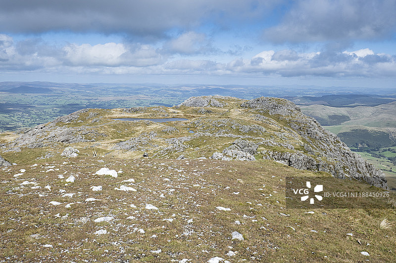 从山上眺望斯诺多尼亚 Aran Fawddwy 山顶图片素材