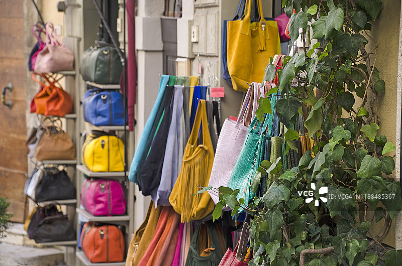 意大利蒙特普尔恰诺的皮革制品图片素材