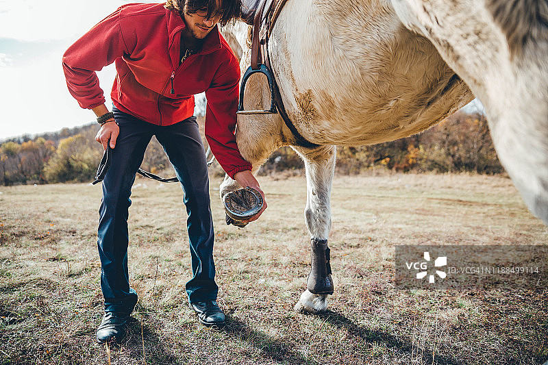 马蹄上的马蹄铁图片素材