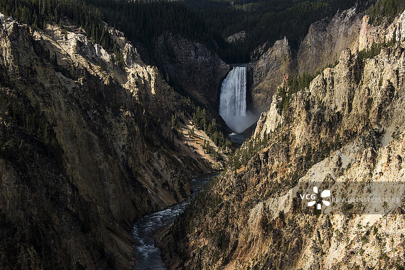 下黄石瀑布图片素材