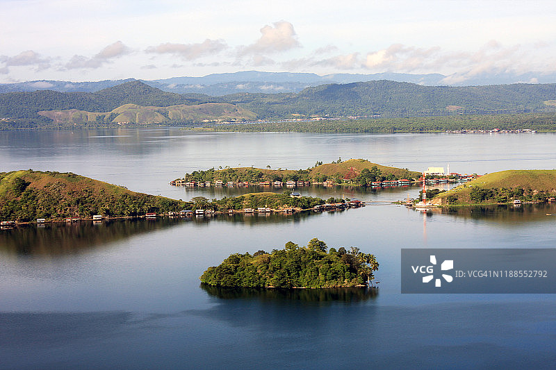 巴布亚省森塔尼湖区图片素材