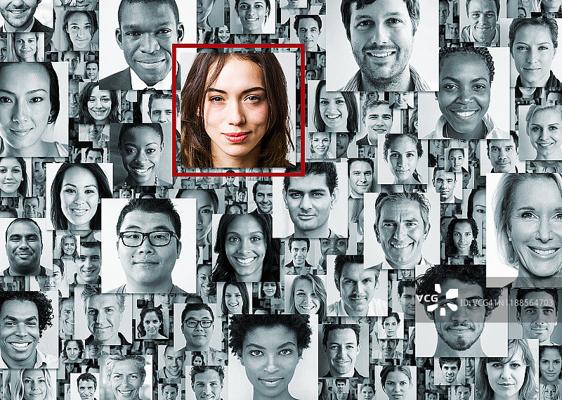 许多不同的人的画像，一个在人群中脱颖而出图片素材