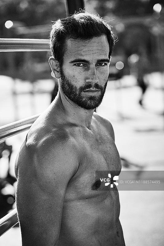 赤身的运动青年，南非图片素材