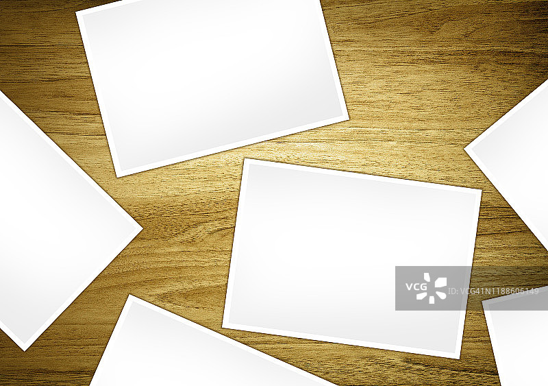 桌子上的空白照片图片素材