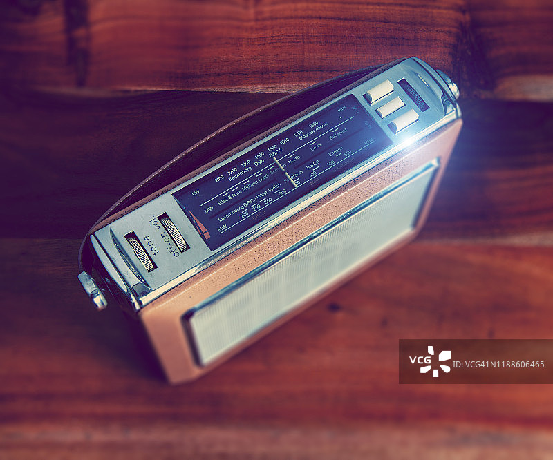 木质复古收音机图片素材