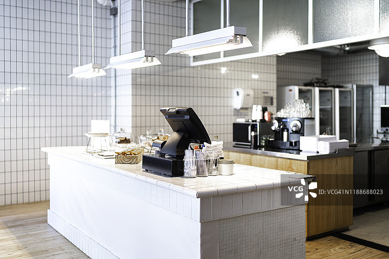 空旷的咖啡店内部图片素材