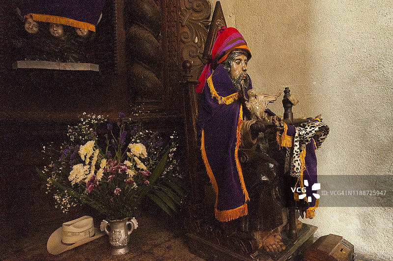 圣地亚哥使徒教区教堂天主教圣徒雕像图片素材