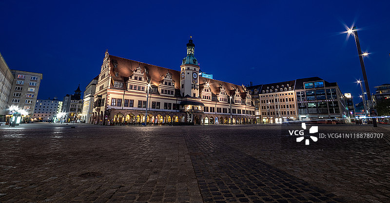莱比锡夜间市场广场图片素材