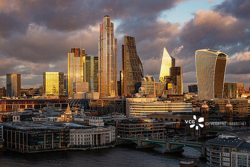 伦敦金融区日落景色图片素材