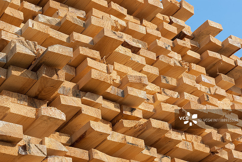 叠放的木材图片素材