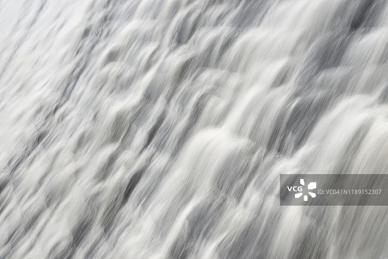 德温特水库大坝上的瀑布图片素材