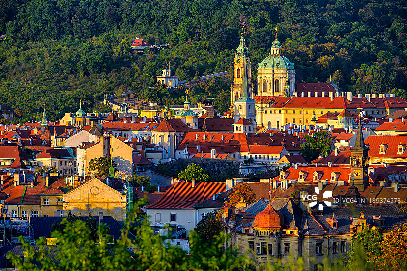 捷克共和国布拉格老城日出景色图片素材