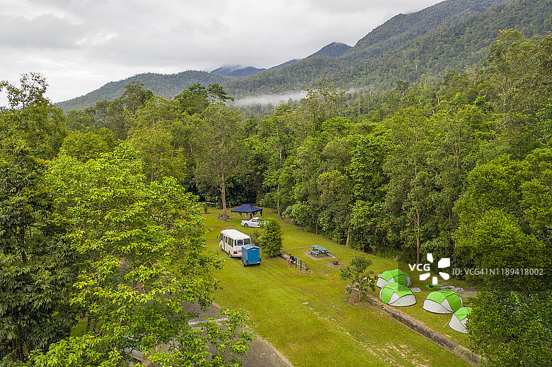 塔利峡谷国家公园内的露营地图片素材