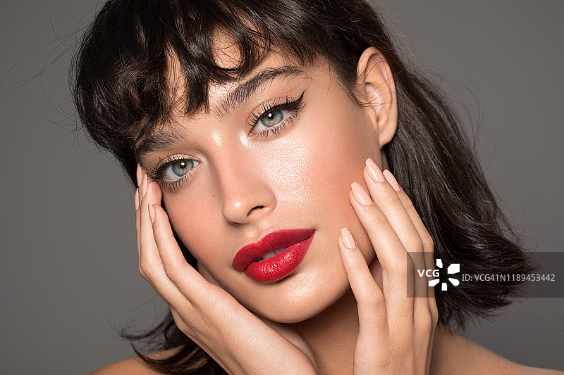 女人美丽的肖像图片素材