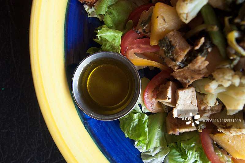 印度安朱纳的素食餐盘图片素材