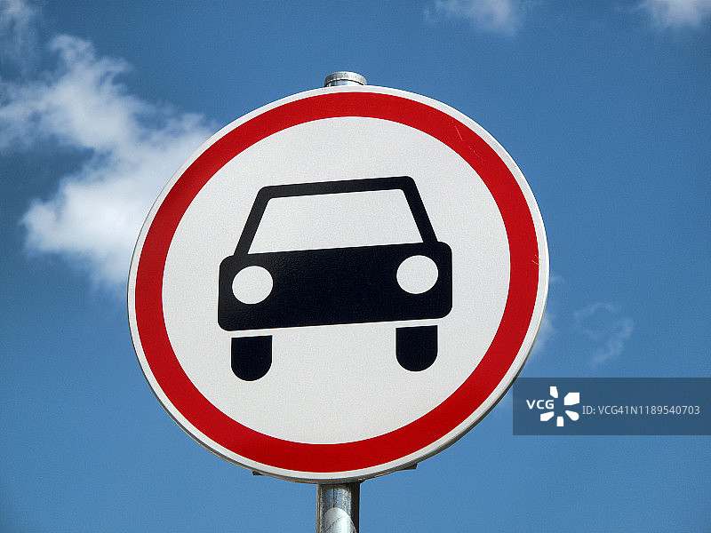 立陶宛维尔纽斯老城区古董店图片素材