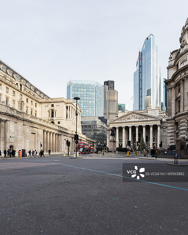 英国伦敦金融区的针线街景观图片素材