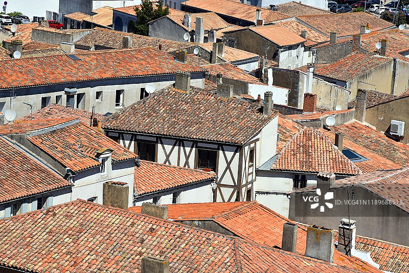 法国雷岛瓷砖屋顶图片素材