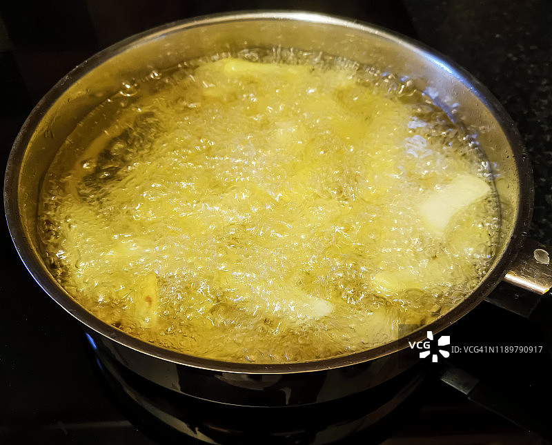 用橄榄油炸薯条——自制晚餐图片素材