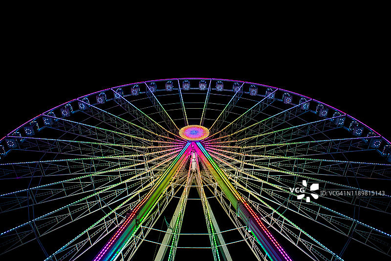 夜间摩天轮图片素材