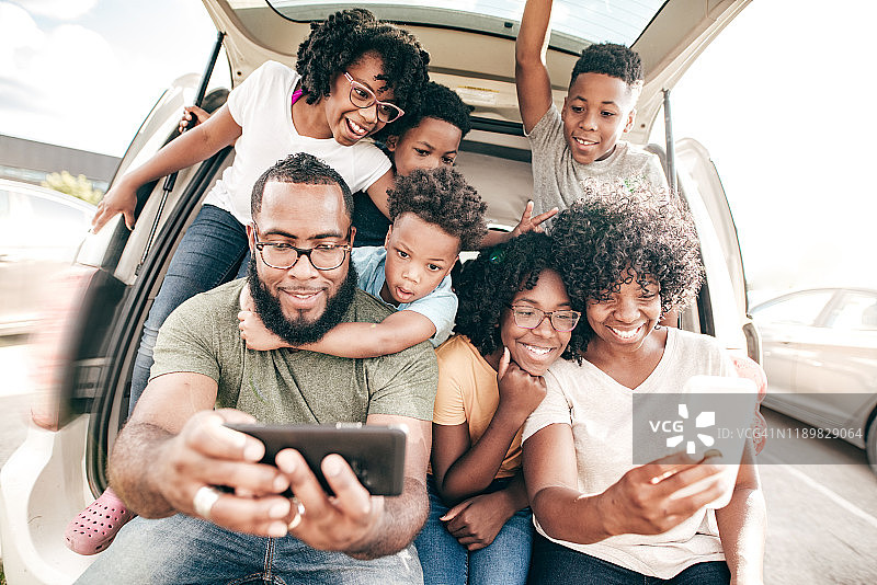 激动人心的公路旅行图片素材