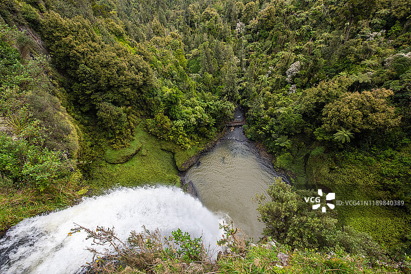 新西兰奥克兰新娘面纱瀑布图片素材