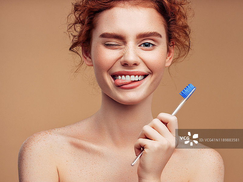 刷牙也可以很有趣图片素材