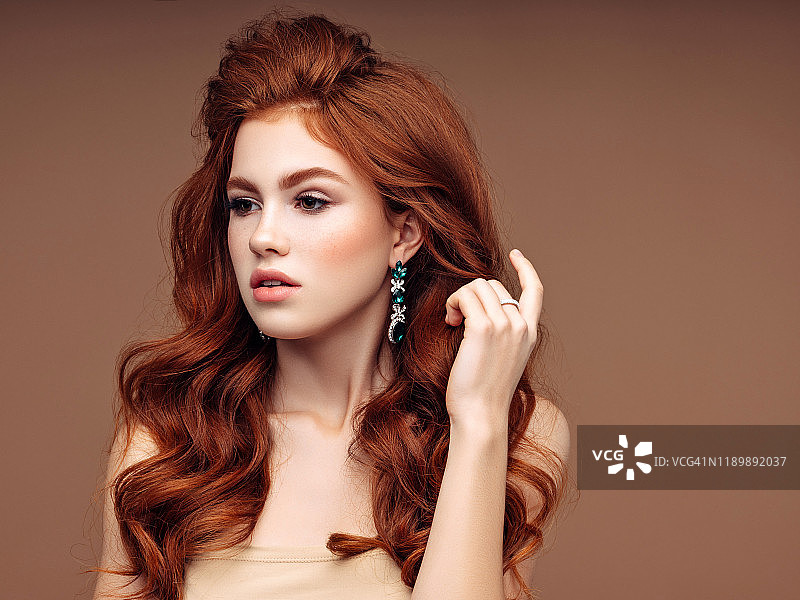 一个漂亮女人的肖像图片素材