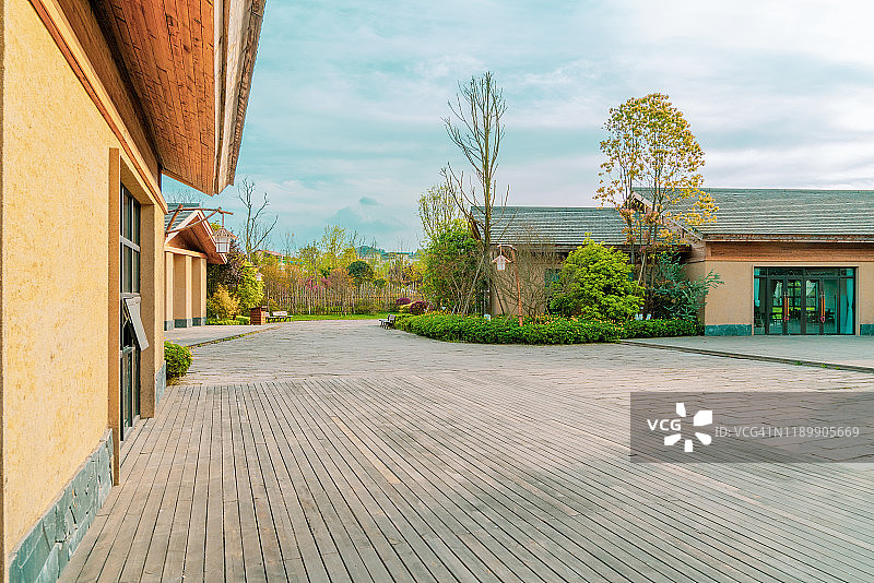 现代住宅的庭院和后院图片素材